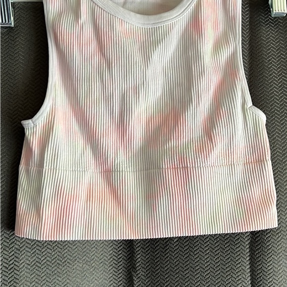 Zyia Hendrix Crop Top - Picture 2 of 3